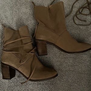 TOMS suede lace up boot